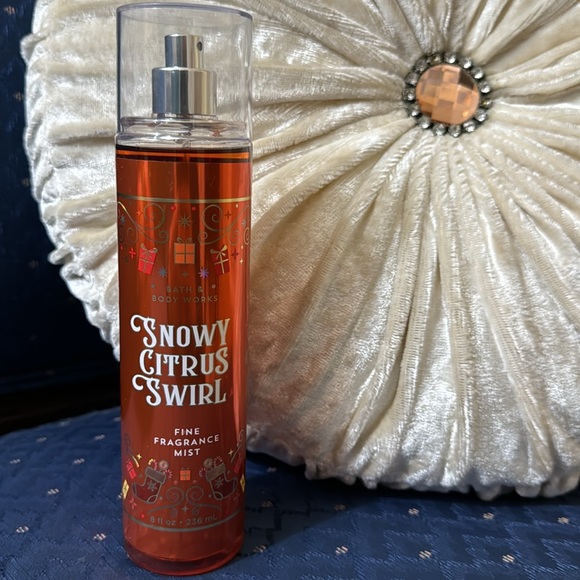 BATH & BODY WORKS SET. . . SNOWY CITRUS SWIRL SCENT - Picture 4 of 4